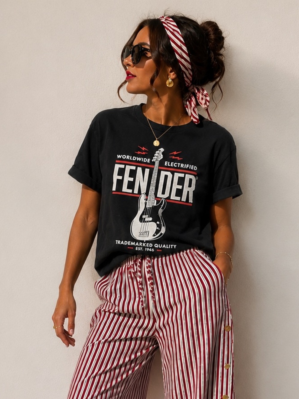 FENDER Black Graphic Tee with a Fender Guitar Logo Unisex